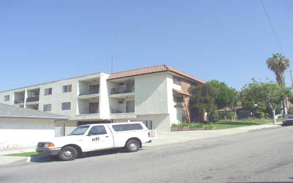 545 N Taylor in Montebello, CA - Building Photo