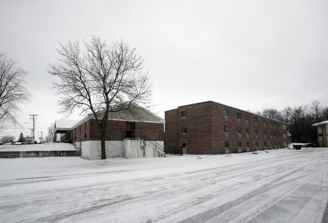 135 North Court St in Dixon, IL - Building Photo