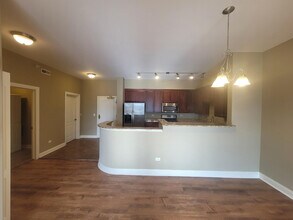 1 Itasca Pl, Unit TWO BEDS in Itasca, IL - Building Photo - Building Photo