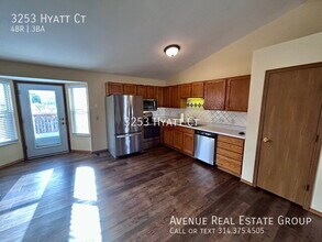 3253 Hyatt Ct in St. Peters, MO - Building Photo - Building Photo