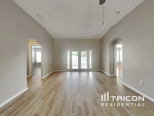 12522 Cricklewood Dr in Spring Hill, FL - Building Photo - Building Photo