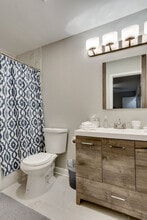 226 S Hoyne Ave in Chicago, IL - Building Photo - Building Photo