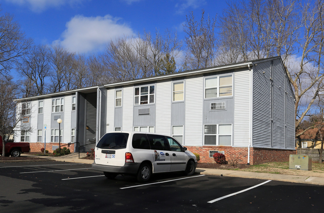 Brittany Bay Apartments in Rock Hall, MD - Foto de edificio