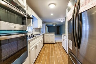 2418 Sagamore Hills Dr in Decatur, GA - Building Photo - Building Photo