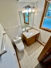 1510 Jills Dr in Waukesha, WI - Foto de edificio - Building Photo