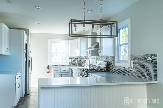 213 Summerhill Rd in Spotswood, NJ - Building Photo - Building Photo