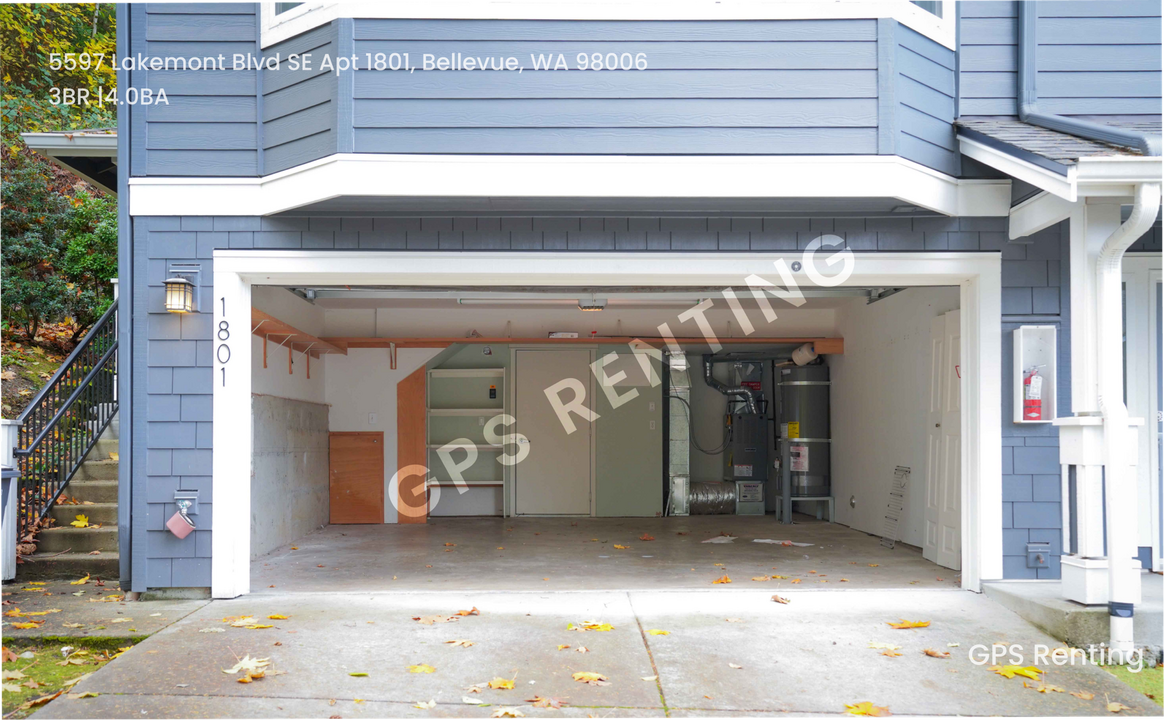 5597 Lakemont Blvd SE in Bellevue, WA - Building Photo