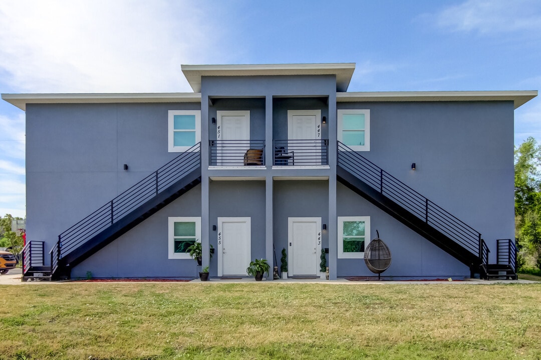 439 45th St E in Palmetto, FL - Foto de edificio