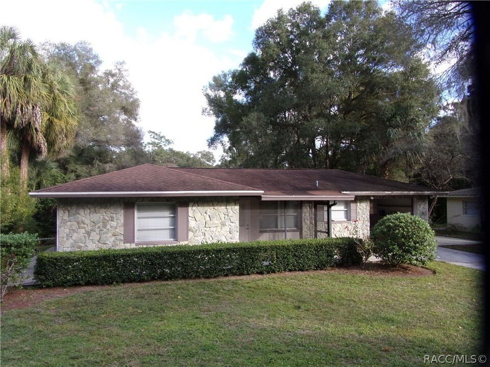 3431 S Apopka Ave in Inverness, FL - Building Photo