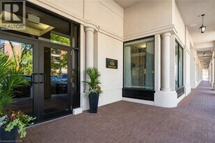 430 Pearl St in Burlington, ON - Building Photo