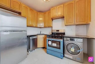 31-15 32nd St in Queens, NY - Building Photo - Building Photo