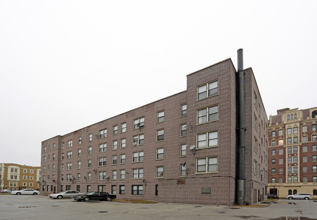 7601 S South Shore Dr in Chicago, IL - Building Photo - Building Photo