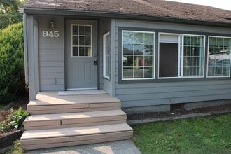 945 Fidalgo St in Sedro Woolley, WA - Building Photo - Building Photo