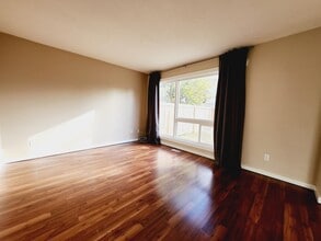 237 Grandin Village in St. Albert, AB - Building Photo - Building Photo