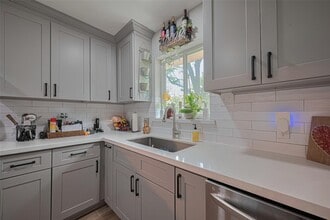 1941 Heights Dr in Katy, TX - Building Photo - Building Photo