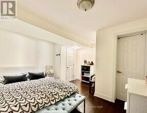 58 Lebovic Dr in Richmond Hill, ON - Building Photo - Building Photo