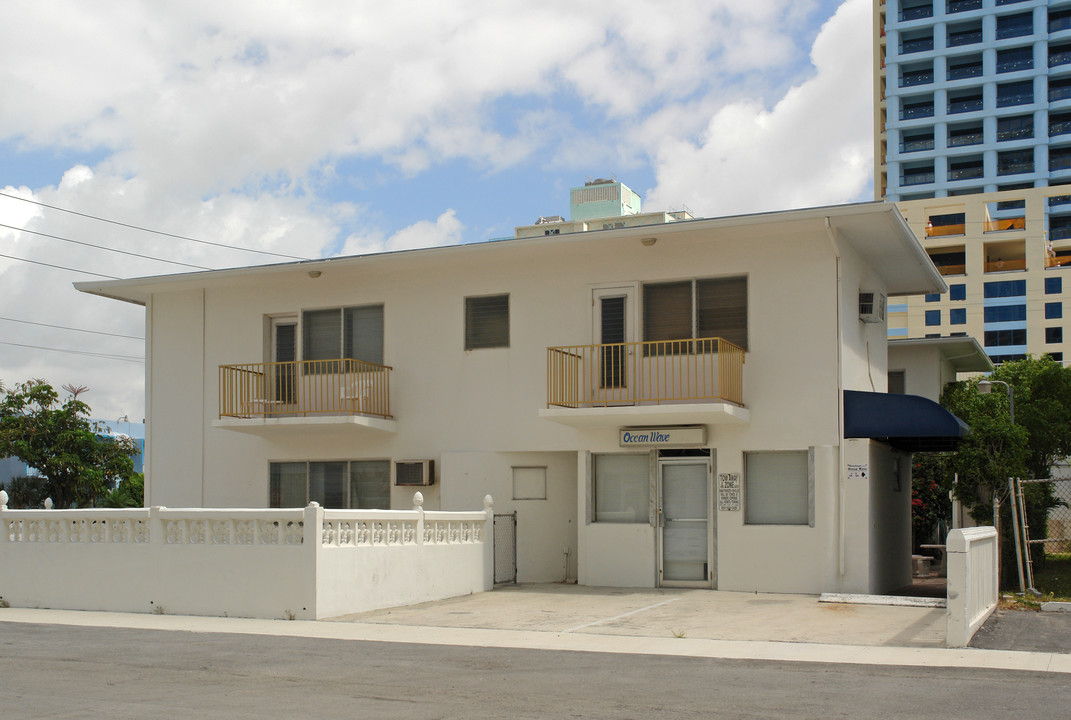 Ocean Wave in Fort Lauderdale, FL - Foto de edificio