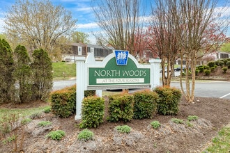 North Woods at The Four Seasons in Charlottesville, VA - Foto de edificio - Building Photo