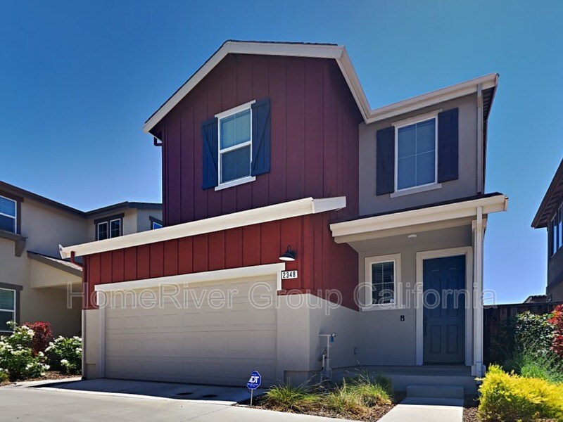 2348 Aerostar Way in Sacramento, CA - Building Photo
