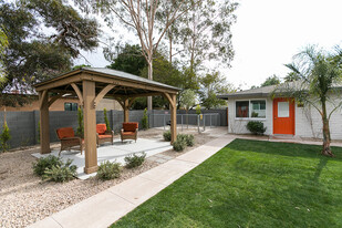 Modern Ridge in Phoenix, AZ - Building Photo