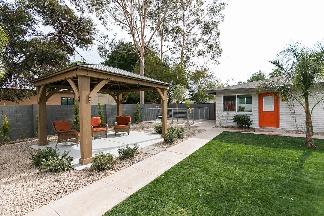 Modern Ridge in Phoenix, AZ - Building Photo