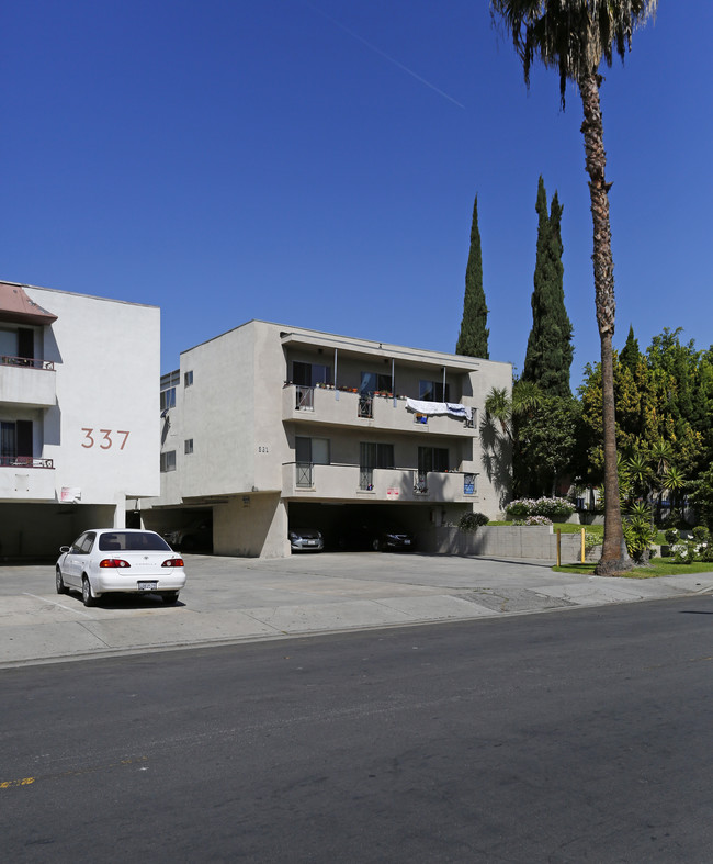 331 S Harvard Blvd in Los Angeles, CA - Foto de edificio - Building Photo