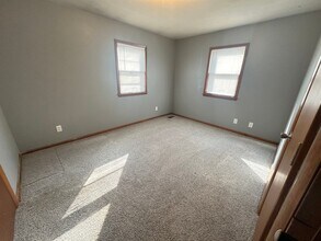 3519 SW Kirklawn Ave in Topeka, KS - Foto de edificio - Building Photo