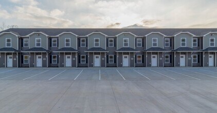 Easton Village in Clarksville, TN - Building Photo - Interior Photo