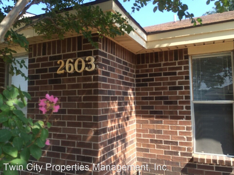 2603 Pecan Ridge Dr in Bryan, TX - Building Photo