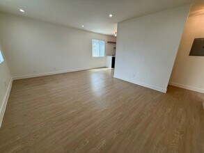 3900 W 1st St, Unit 9 in Los Angeles, CA - Foto de edificio - Building Photo