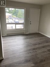 255 Porter St in Oshawa, ON - Building Photo - Building Photo