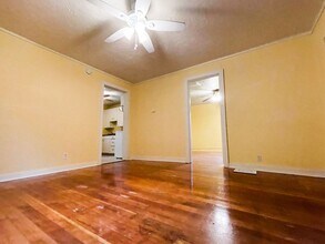 3236 SE Yamhill St in Portland, OR - Foto de edificio - Building Photo