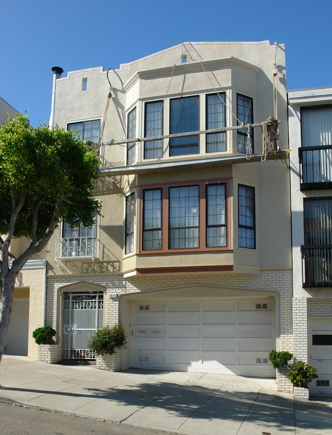 69 Beaumont Ave in San Francisco, CA - Building Photo - Building Photo