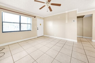 7091 Golf Colony Ct in Greenacres, FL - Building Photo - Building Photo