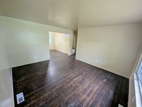 2577 Dorwood Dr in St. Louis, MO - Building Photo - Building Photo