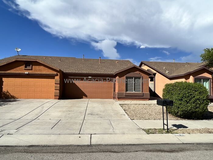 1963 E Corte Morsana in Tucson, AZ - Building Photo