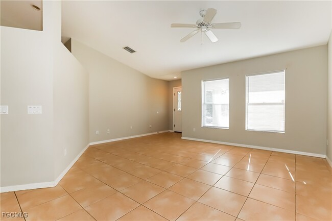 5840 Regent Rd in Venice, FL - Building Photo - Building Photo