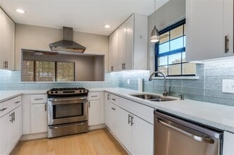 10665 Lake Haven Dr in Dallas, TX - Building Photo - Building Photo