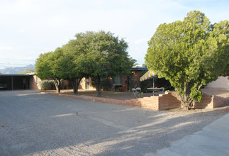 2525-2533 E Edison St in Tucson, AZ - Building Photo - Building Photo