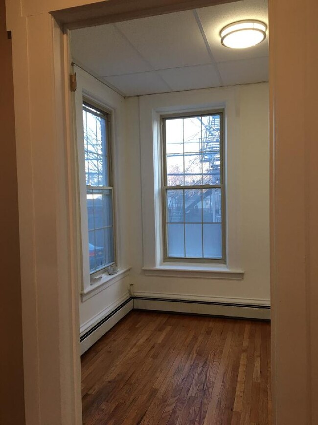 23 Clinton St in Saratoga Springs, NY - Building Photo - Building Photo