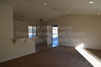 352 Grand Prix Ave in Manteca, CA - Building Photo - Building Photo