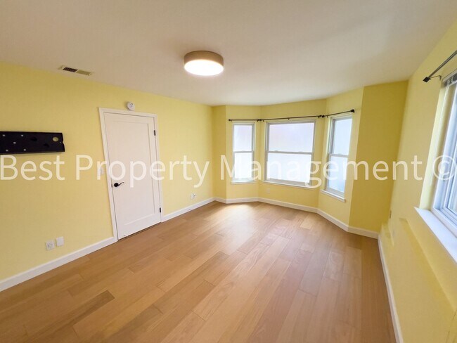 18344 Redwood Rd in Castro Valley, CA - Building Photo - Building Photo