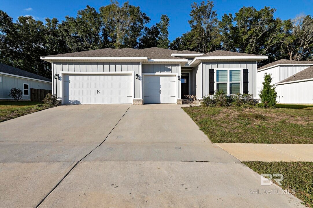 231 Bronze St in Fairhope, AL - Building Photo