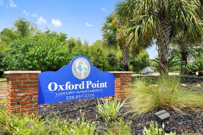 Oxford Point in Gulfport, MS - Foto de edificio - Building Photo