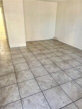 5100 Pebble Beach Blvd in Las Vegas, NV - Foto de edificio - Building Photo