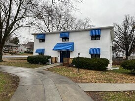 402 W Jackson St, Unit 03 in Warsaw, MO - Building Photo