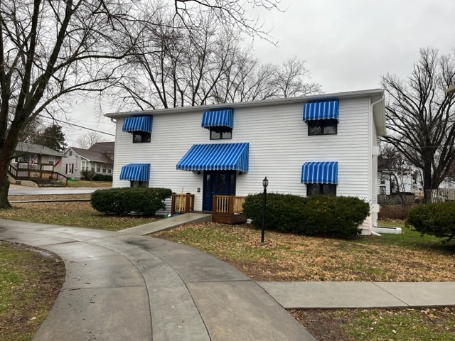 402 W Jackson St, Unit 05 in Warsaw, MO - Building Photo