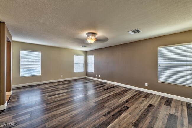 property at 5025 W Lone Wolf Ave