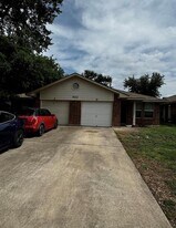8613 Talyne Chaise Cir in Austin, TX - Building Photo