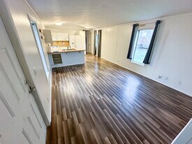 4511 Lakewood Rd in Stanwood, WA - Building Photo